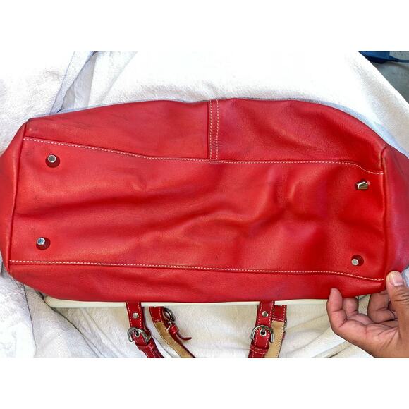 Coach Limited Edition Red and White Leather Turnlock Satchel style 9285 - Picture 12 of 12